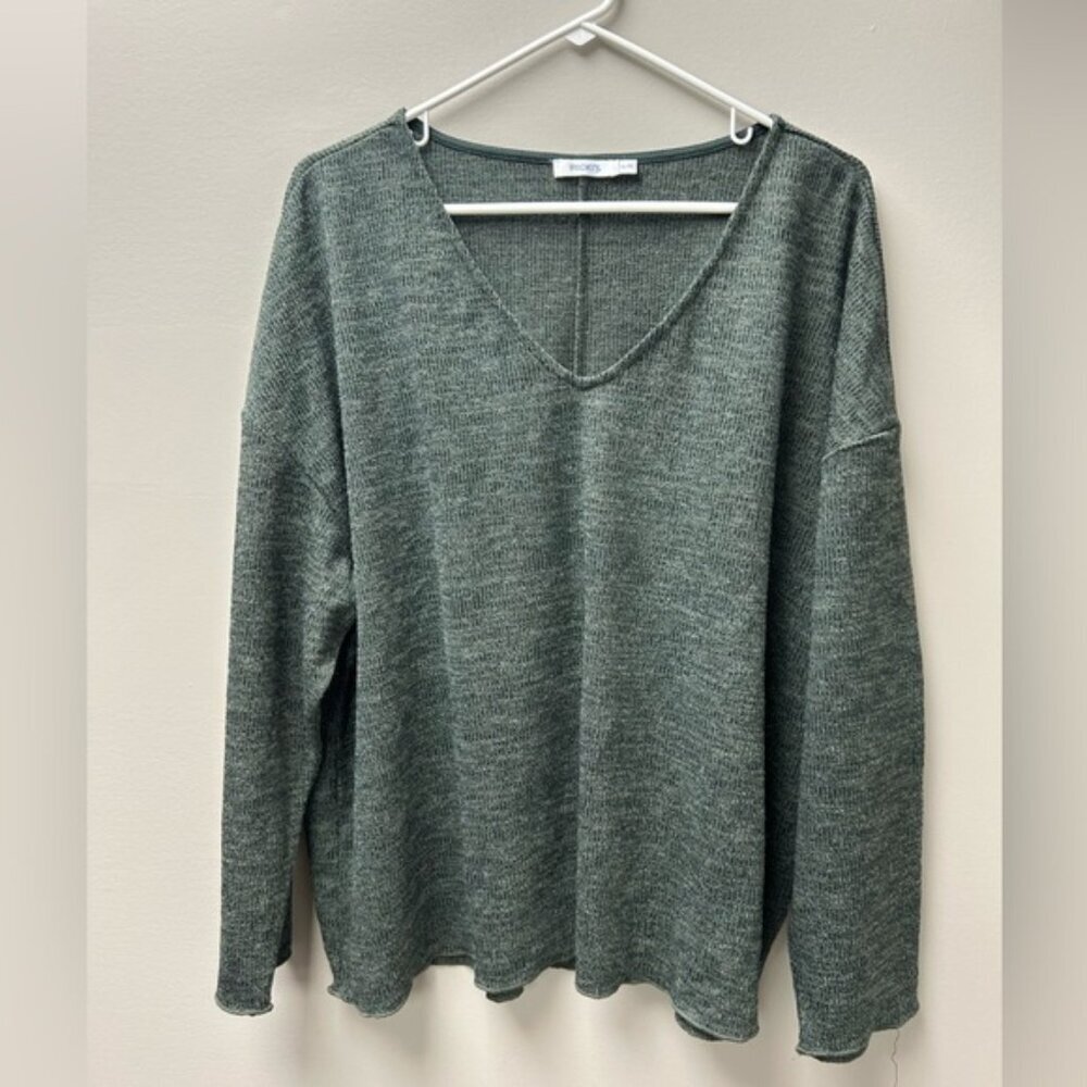 Ricki’s Women’s Green Ribbed V-Neck Long Sleeve Top